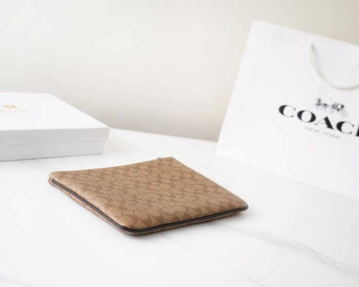 202204SS コーチCoach メンズ ハンドバックスーパーコピー