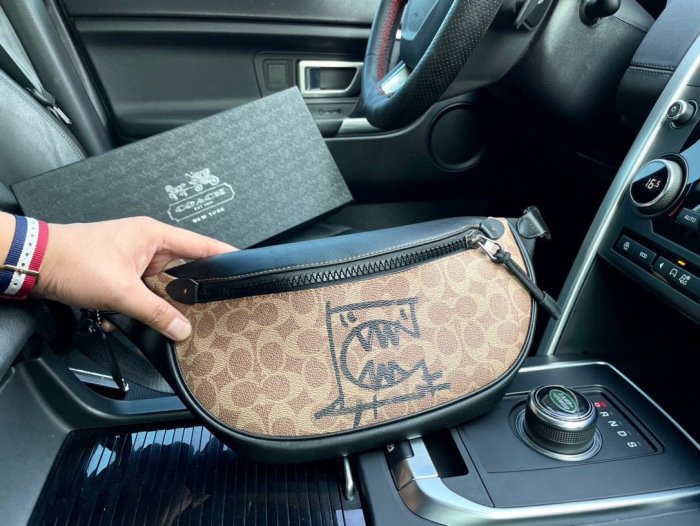 202204SS コーチCoach メンズ ショルダーバッグスーパーコピー