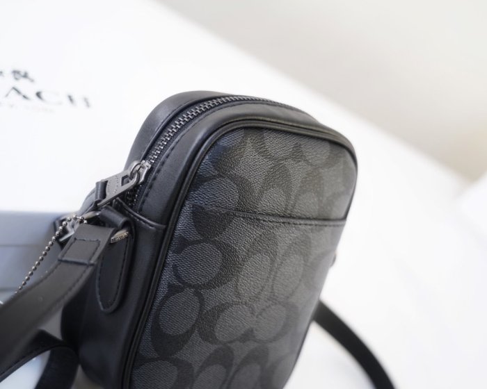 202204SS コーチCoach メンズ ショルダーバッグスーパーコピー