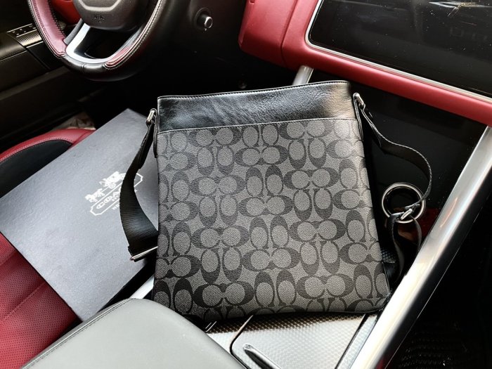 202204SS コーチCoach メンズ ショルダーバッグスーパーコピー
