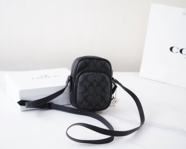 202204SS コーチCoach メンズ ショルダーバッグスーパーコピー