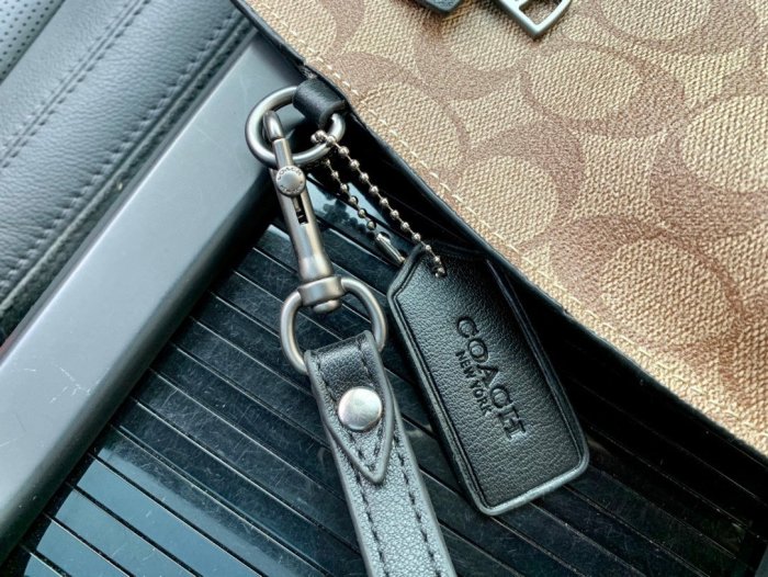 202204SS コーチCoach メンズ ハンドバックスーパーコピー