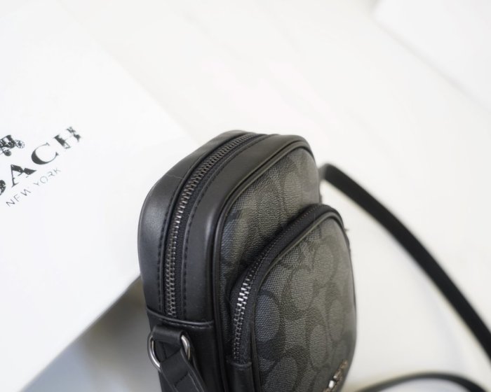 202204SS コーチCoach メンズ ショルダーバッグスーパーコピー