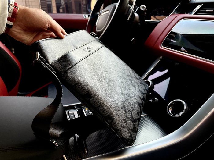 202204SS コーチCoach メンズ ショルダーバッグスーパーコピー
