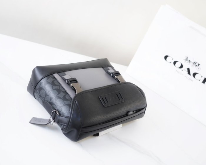 202204SS コーチCoach メンズ ショルダーバッグスーパーコピー