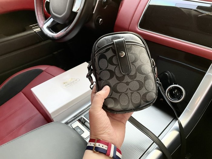 202204SS コーチCoach メンズ ショルダーバッグスーパーコピー