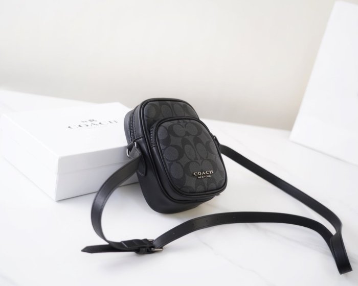 202204SS コーチCoach メンズ ショルダーバッグスーパーコピー