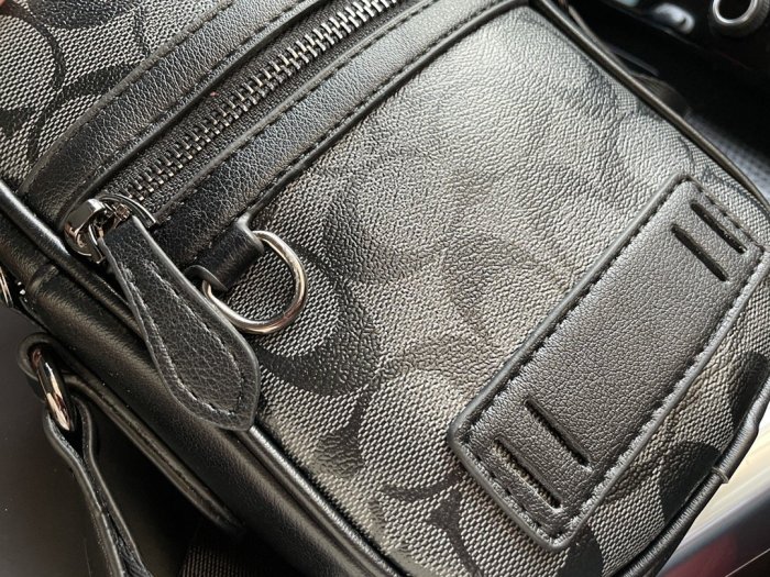 202204SS コーチCoach メンズ ショルダーバッグスーパーコピー
