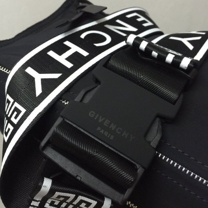 202204SS ジバンシィGivenchyメンズ ショルダーバッグスーパーコピー