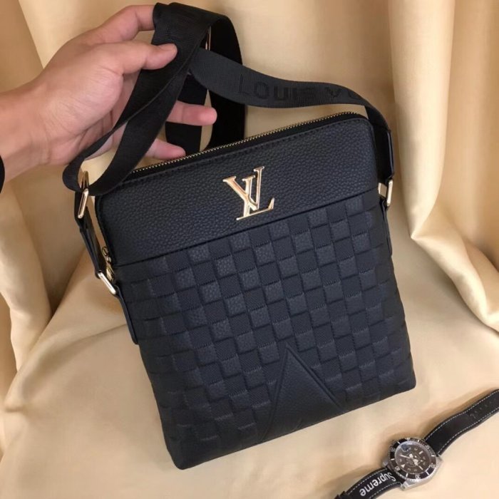 202204SS新作 Louis Vuitton ルイヴィトン メンズ ショルダーバッグスーパーコピー