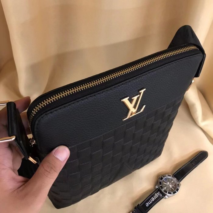 202204SS新作 Louis Vuitton ルイヴィトン メンズ ショルダーバッグスーパーコピー