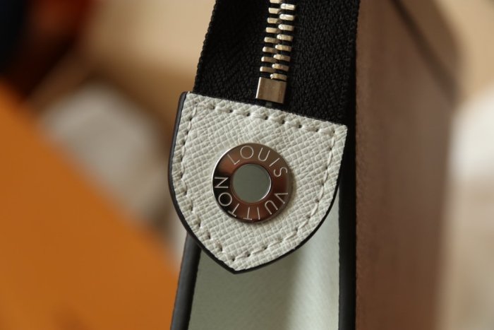 202204SS新作 Louis Vuitton ルイヴィトン メンズ ハンドバックスーパーコピー