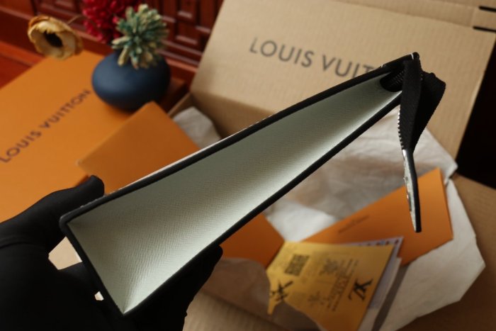 202204SS新作 Louis Vuitton ルイヴィトン メンズ ハンドバックスーパーコピー