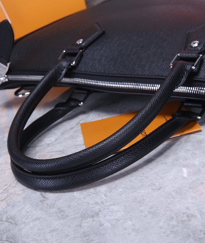 202204SS新作 Louis Vuitton ルイヴィトン メンズ ショルダーバッグスーパーコピー