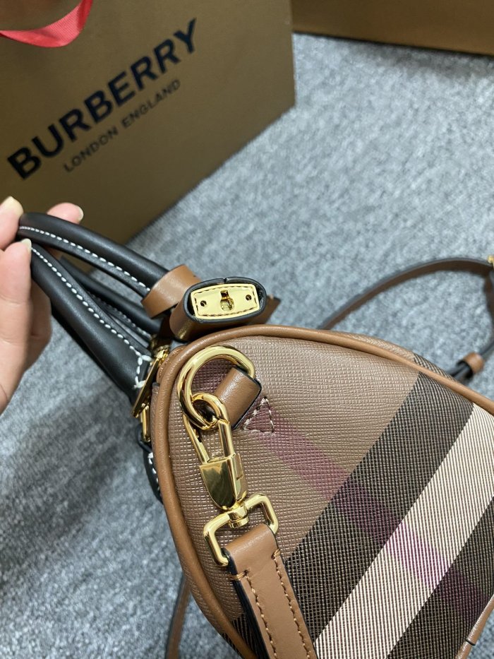 202204SS新作Burberry バーバリー レディース ショルダーバックスーパーコピー