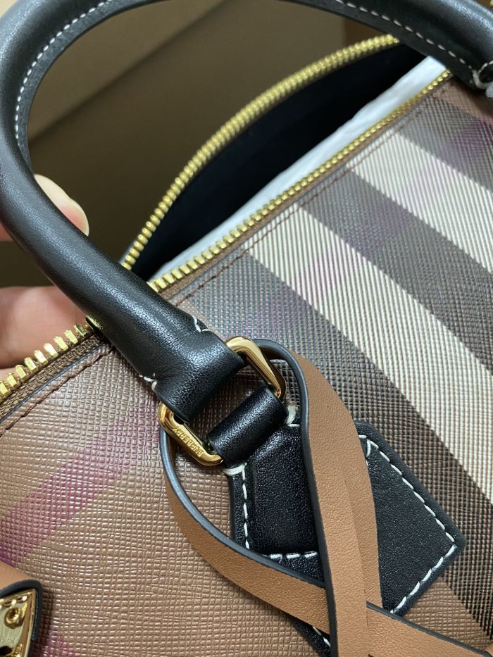 202204SS新作Burberry バーバリー レディース ショルダーバックスーパーコピー