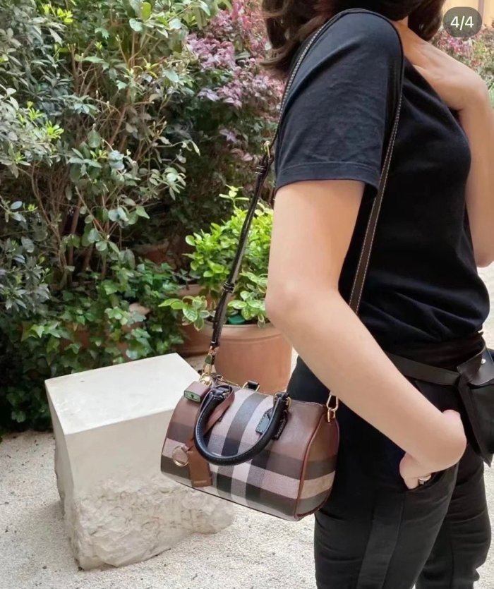 202204SS新作Burberry バーバリー レディース ショルダーバックスーパーコピー