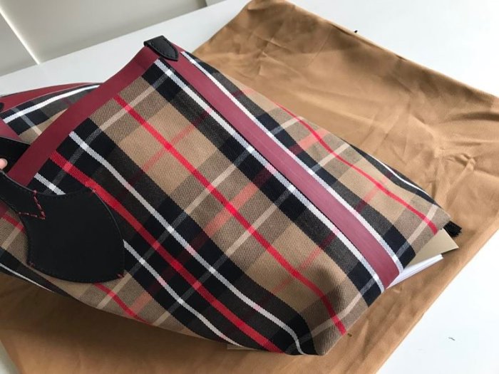 202205SS新作Burberryバーバリーレディース ハンドバックスーパーコピー