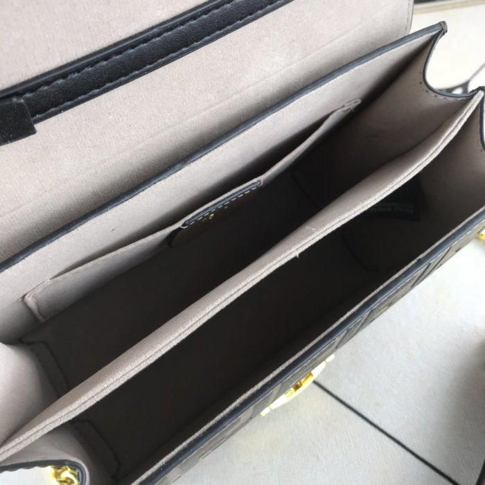 202205SS新作Fendiフェンディレディース ショルダーバック スーパーコピー