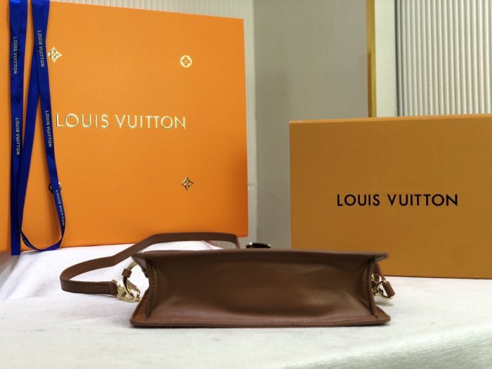 202205SS新作LOUIS VUITTONルイヴィトン レディース ショルダーバックスーパーコピー