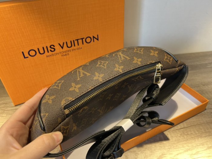 202205SS新作 Louis Vuitton ルイヴィトン メンズ ショルダーバッグスーパーコピー