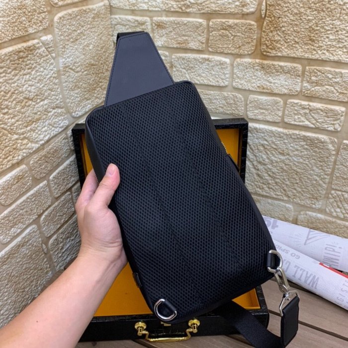 202205SS新作Fendiフェンディメンズ ショルダーバックスーパーコピー