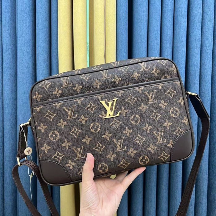 202205SS新作 Louis Vuitton ルイヴィトン メンズ ショルダーバッグスーパーコピー