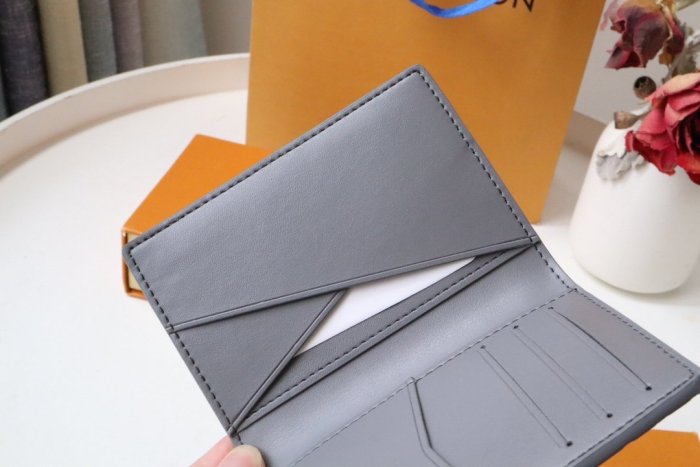 202206SS新作Louis Vuitton ルイヴィトン短財布スーパーコピー