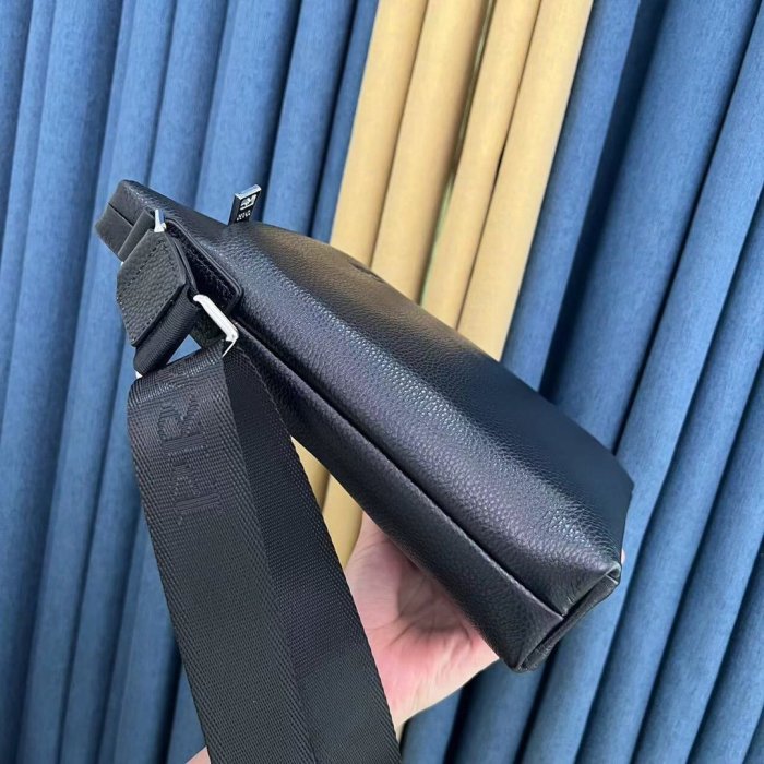 202205SS新作Pradaプラダメンズ ショルダーバックスーパーコピー
