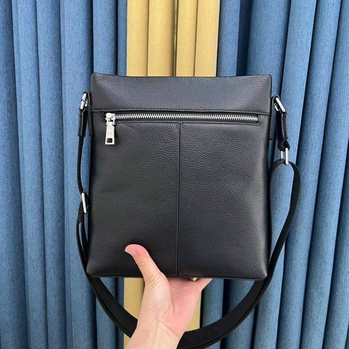 202205SS新作Pradaプラダメンズ ショルダーバックスーパーコピー