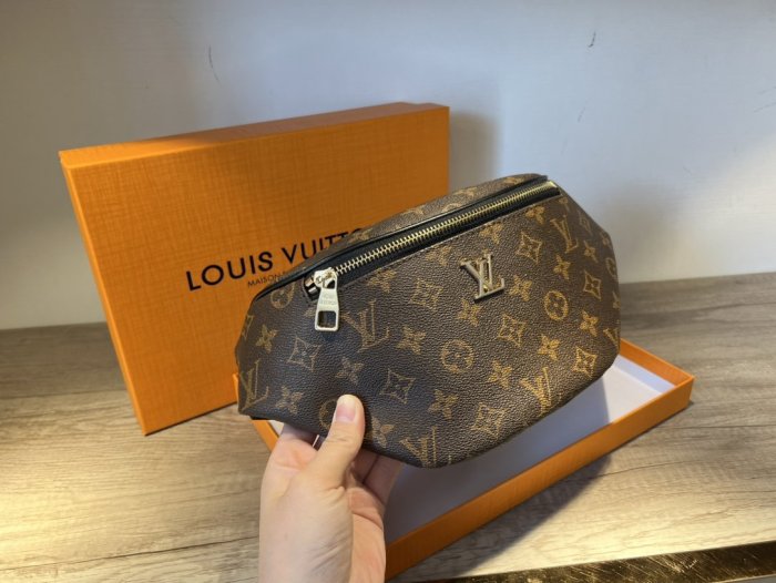 202205SS新作 Louis Vuitton ルイヴィトン メンズ ショルダーバッグスーパーコピー