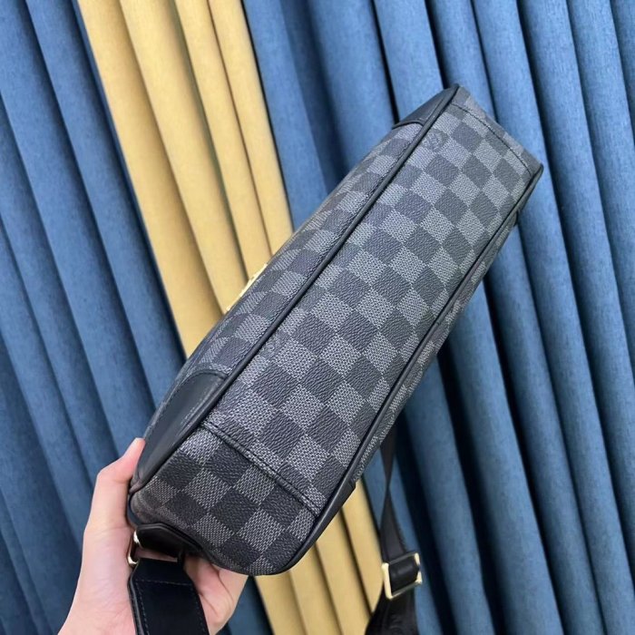 202205SS新作 Louis Vuitton ルイヴィトン メンズ ショルダーバッグスーパーコピー