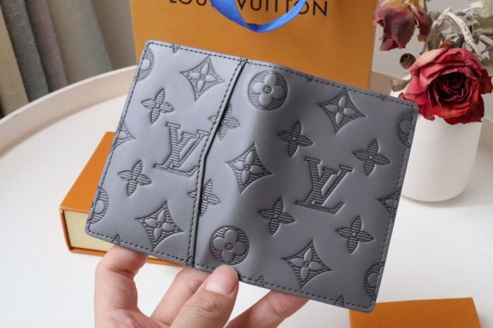 202206SS新作Louis Vuitton ルイヴィトン短財布スーパーコピー