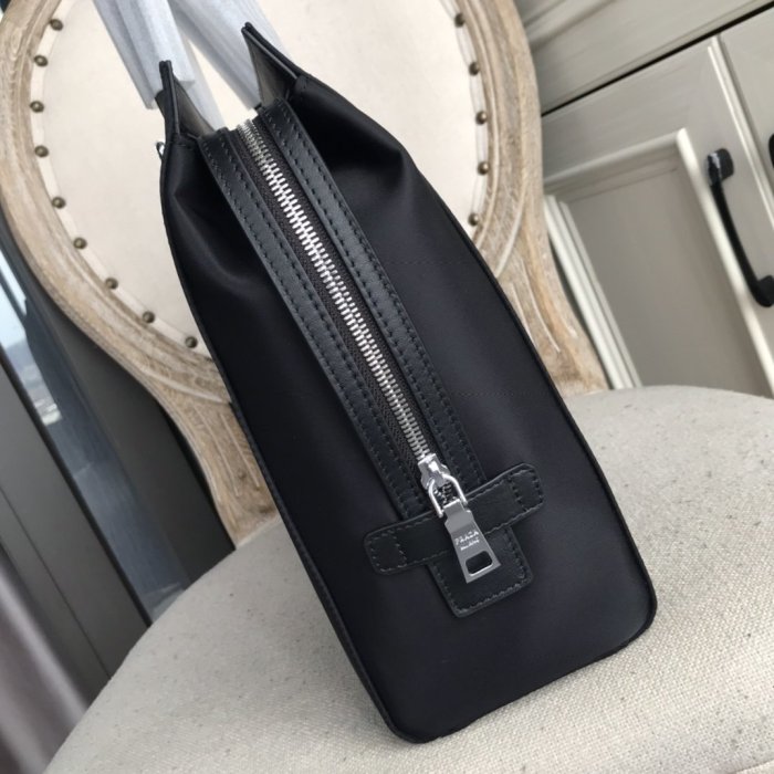 202206SS新作Pradaプラダメンズ ハンドバックスーパーコピー
