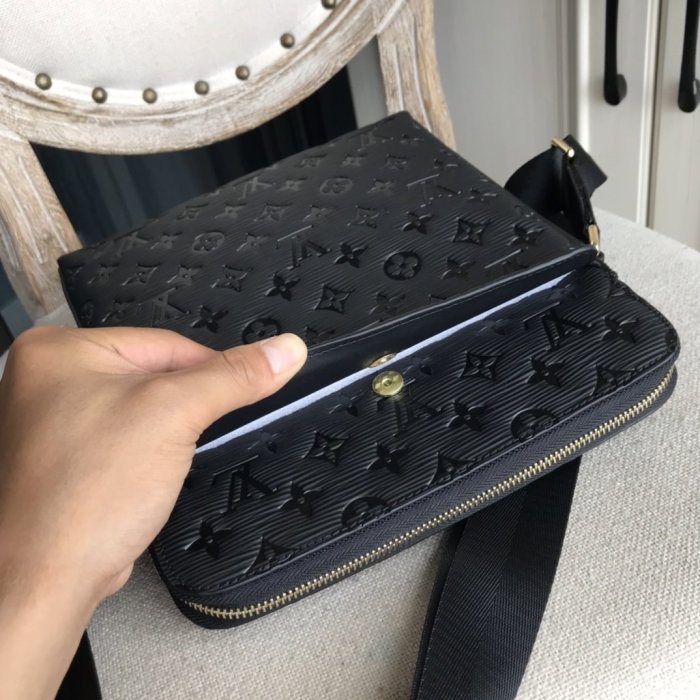 202206SS新作 Louis Vuitton ルイヴィトン メンズ ショルダーバッグスーパーコピー