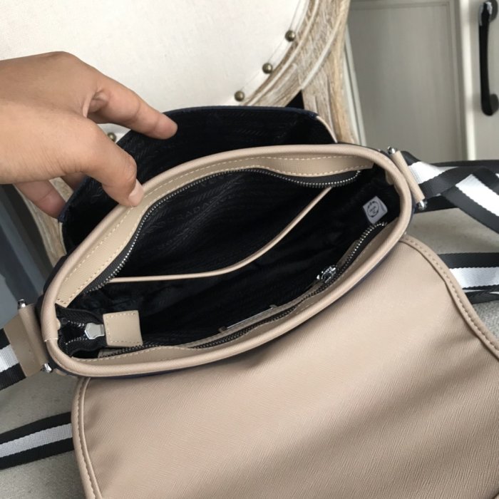 202206SS新作Pradaプラダメンズ ショルダーバックスーパーコピー
