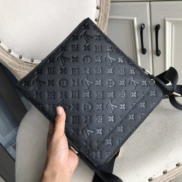 202206SS新作 Louis Vuitton ルイヴィトン メンズ ショルダーバッグスーパーコピー