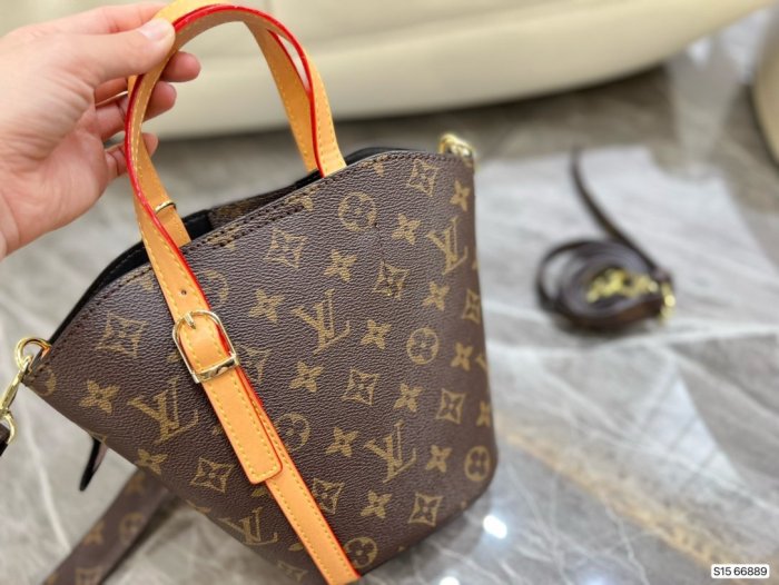 202206SS新作 Louis Vuitton ルイヴィトン レディース ショルダーバックスーパーコピー