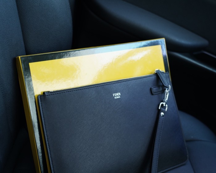 202209SS新作Fendi フェンディ メンズ ハンドバックスーパーコピー