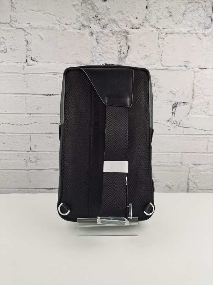 202209SS新作Fendi フェンディ メンズ ショルダーバックスーパーコピー