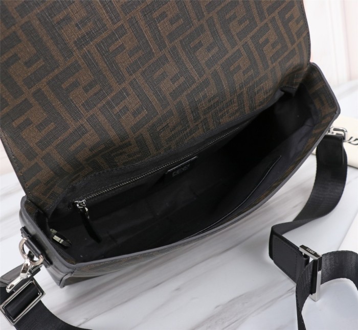 202209SS新作Fendi フェンディ メンズ ショルダーバックスーパーコピー