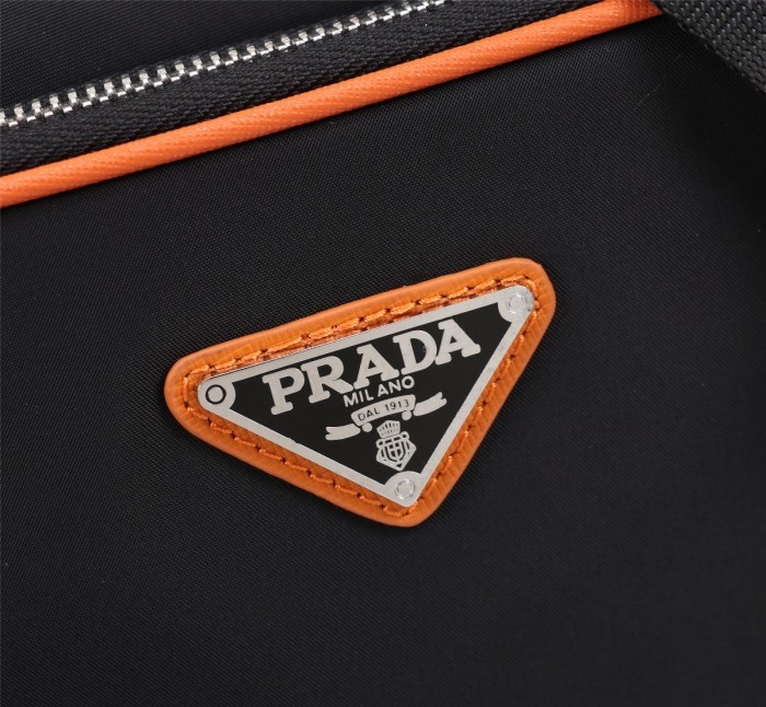 202209SS新作 Pradaプラダ メンズ ショルダーバックスーパーコピー