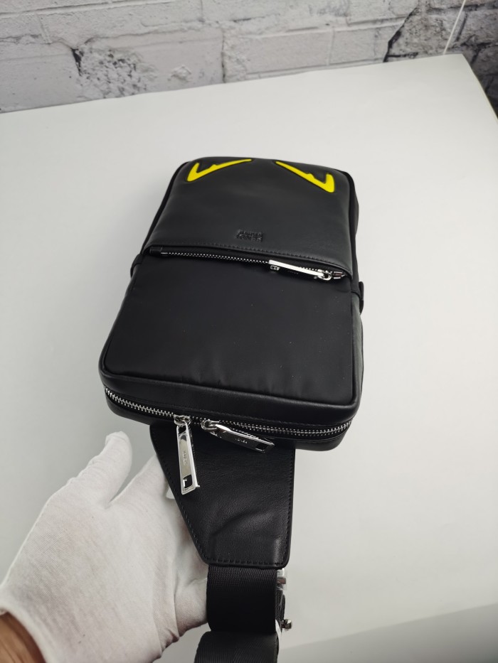 202209SS新作Fendi フェンディ メンズ ショルダーバックスーパーコピー
