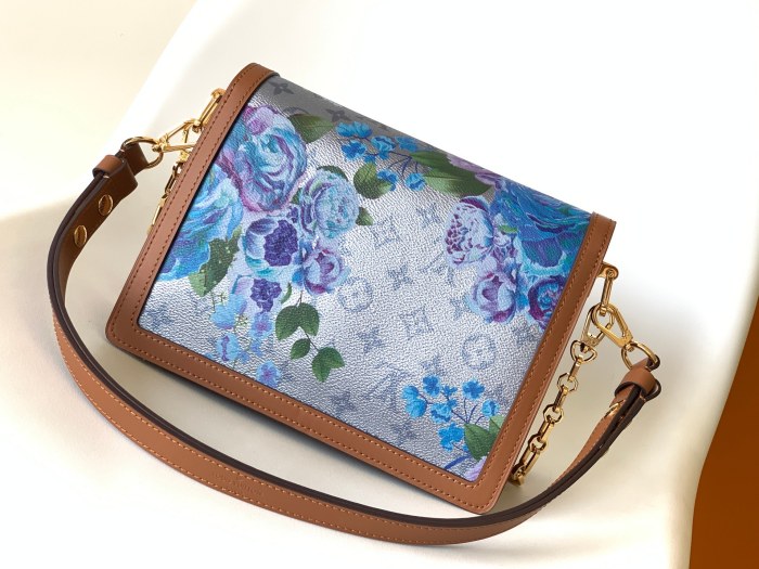202209SS新作 Louis Vuitton ルイヴィトン レディースショルダーバックスーパーコピー