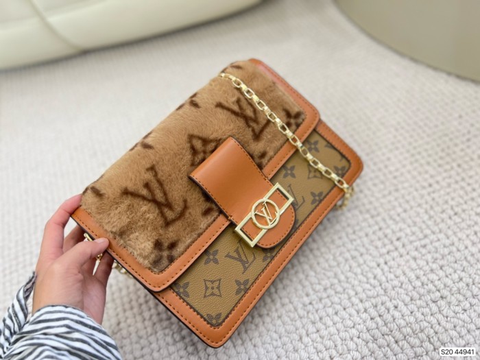 202209SS新作 Louis Vuitton ルイヴィトン レディースショルダーバックスーパーコピー
