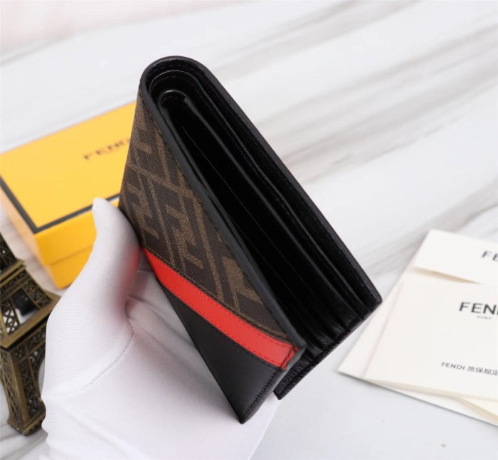 202209SS新作Fendi フェンディ 短財布スーパーコピー