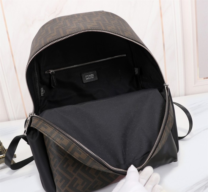 202209SS新作Fendi フェンディ メンズ リュックバックスーパーコピー