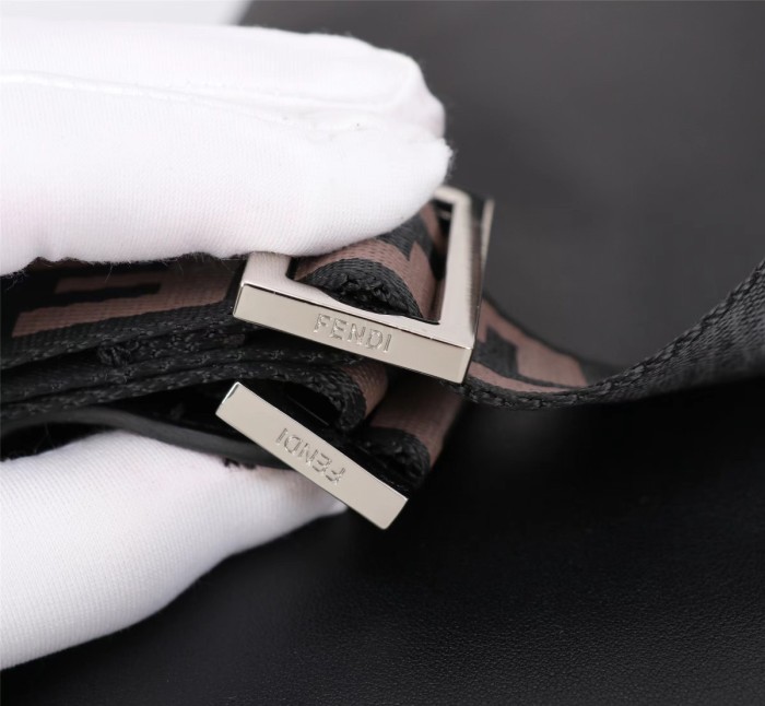 202209SS新作Fendi フェンディ メンズ ショルダーバックスーパーコピー