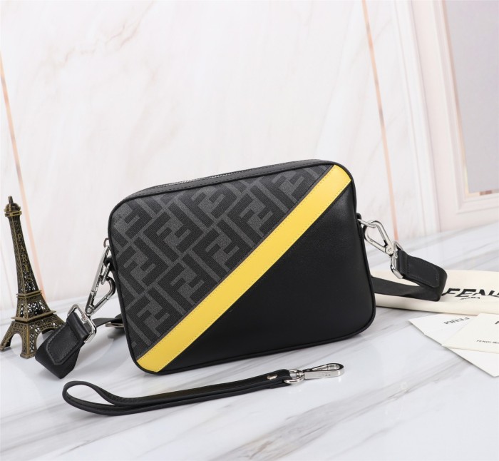 202209SS新作Fendi フェンディ メンズ ショルダーバックスーパーコピー
