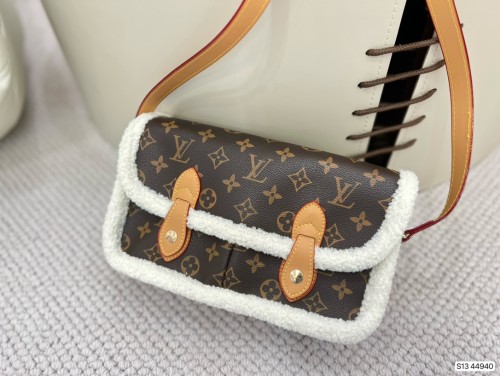202209SS新作 Louis Vuitton ルイヴィトン レディースショルダーバックスーパーコピー